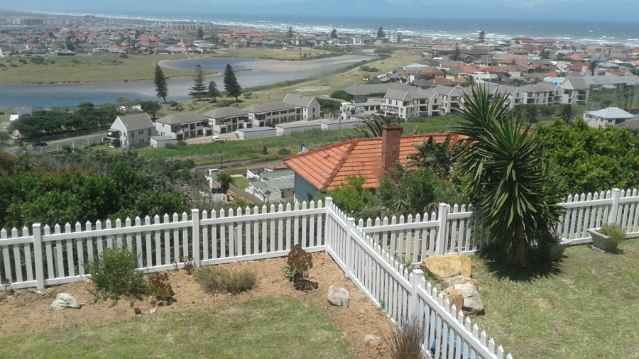To Let 3 Bedroom Property for Rent in Muizenberg Western Cape